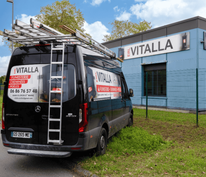 Entreprise Vitalla cheministe à Oloron avec véhicule d’intervention pour installation et entretien à Gan et Navarrenx