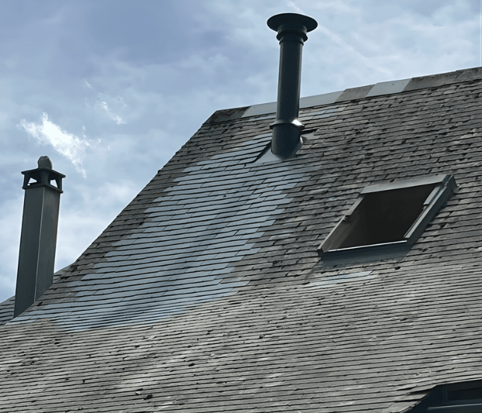 Sortie de conduit de fumée sur toiture réalisée par Vitalla cheministe à Oloron près de Gan et Navarrenx
